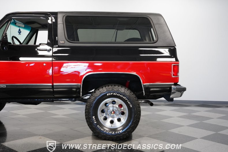 Chevrolet-Blazer-1990-Black-Gray-23