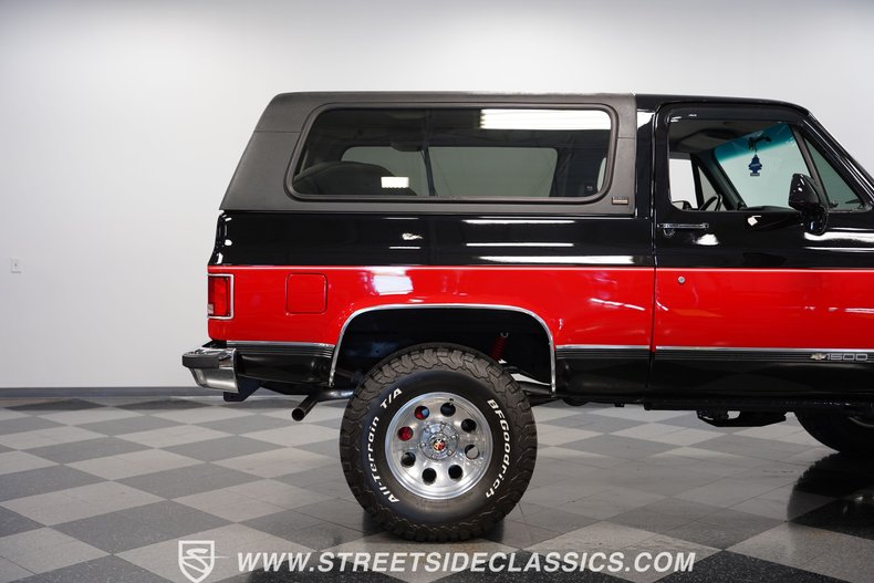 Chevrolet-Blazer-1990-Black-Gray-28