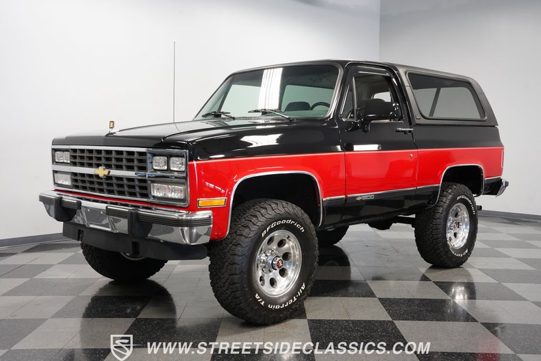 Chevrolet-Blazer-1990-Black-Gray-4