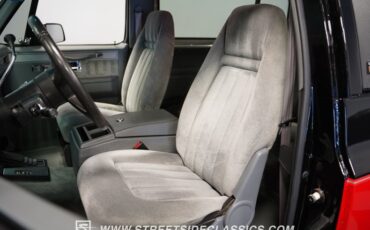 Chevrolet-Blazer-1990-Black-Gray-43