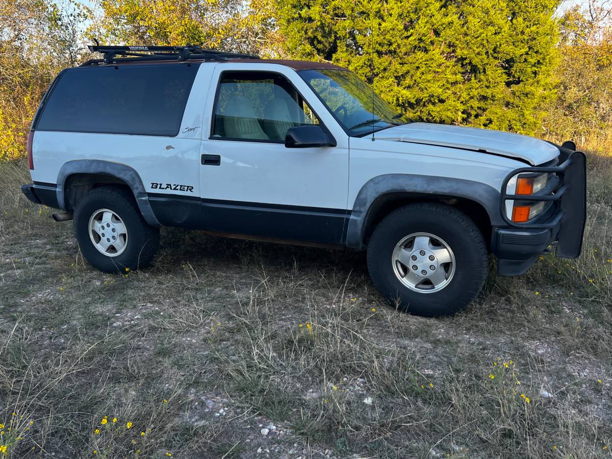 Chevrolet-Blazer-sport-1994-white