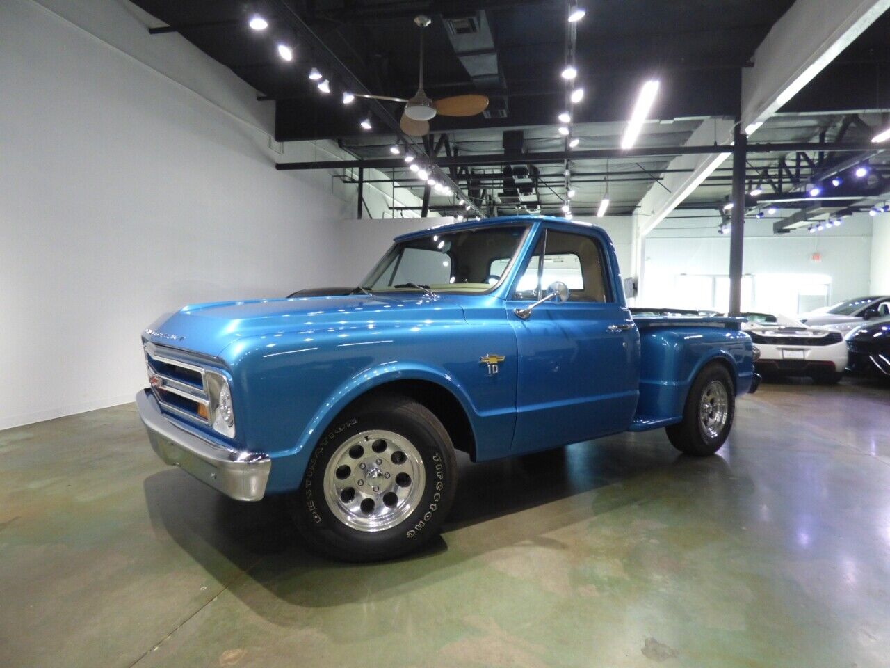 Chevrolet-C-10-1967-Truck-1