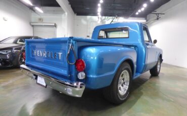 Chevrolet-C-10-1967-Truck-11