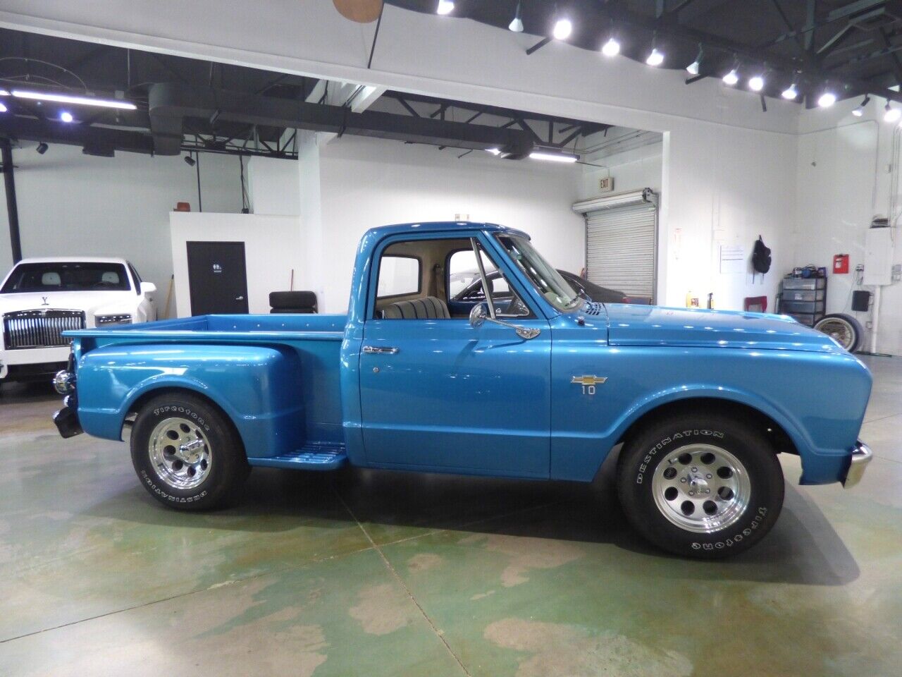 Chevrolet-C-10-1967-Truck-13