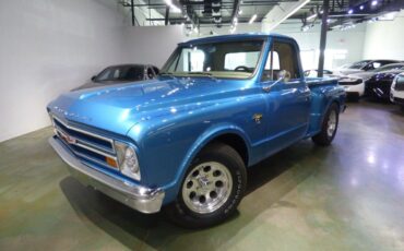 Chevrolet-C-10-1967-Truck-2