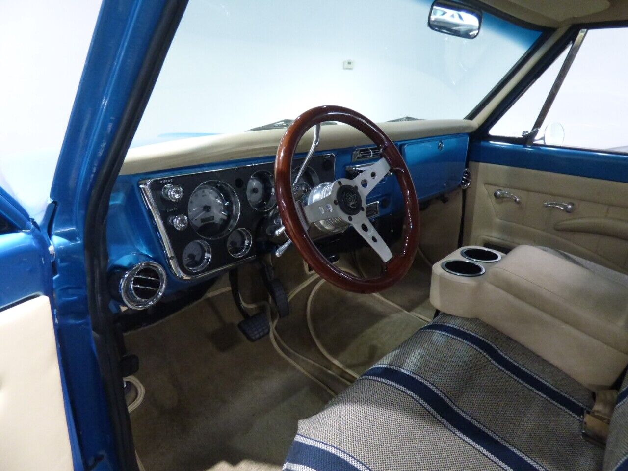 Chevrolet-C-10-1967-Truck-29