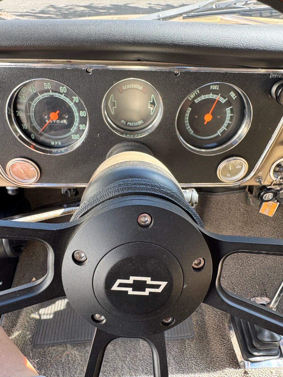 Chevrolet-C-10-1968-24