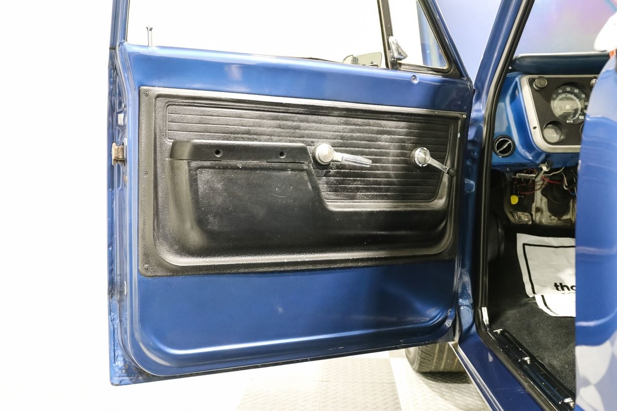 Chevrolet-C-10-1971-Pickup-Truck-11