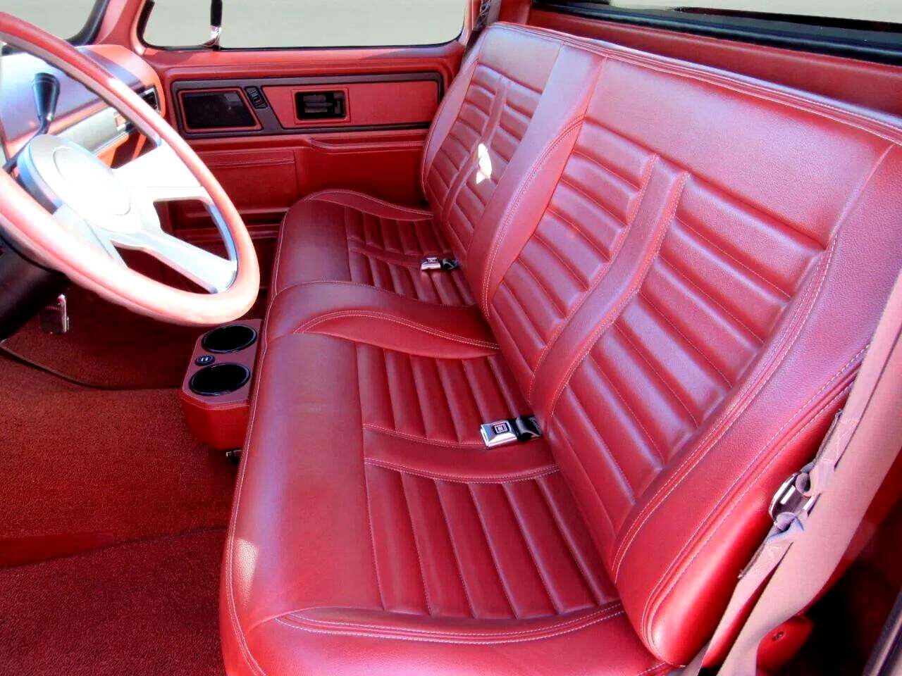 Chevrolet-C-10-1974-Classic-Car-34
