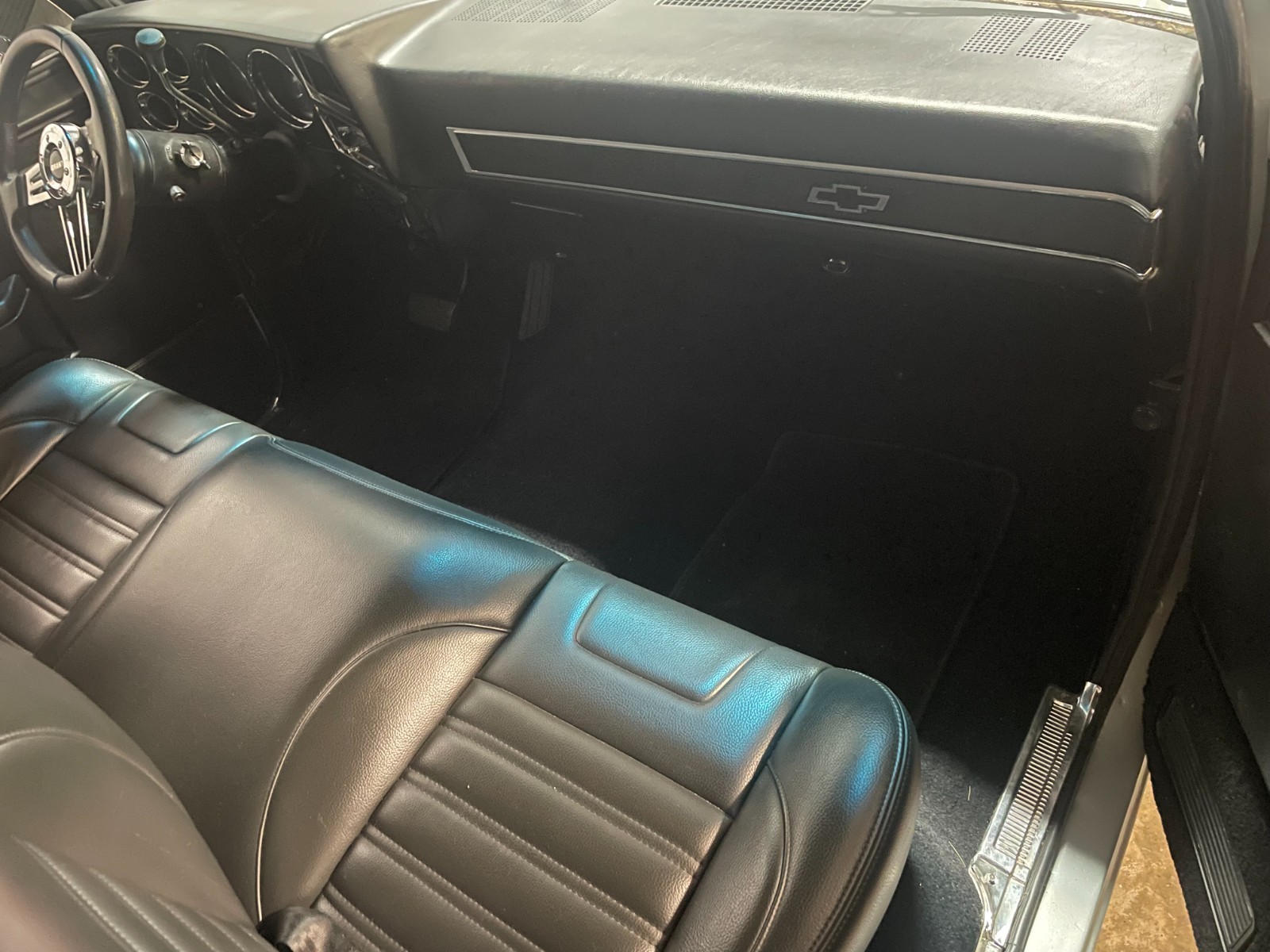 Chevrolet-C-10-1981-Standard-Cab-Pickup-12
