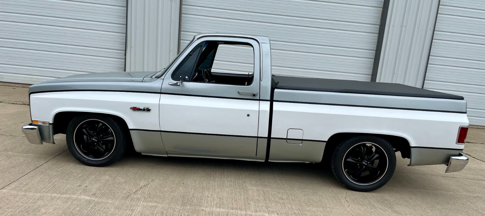 Chevrolet-C-10-1981-Standard-Cab-Pickup-2