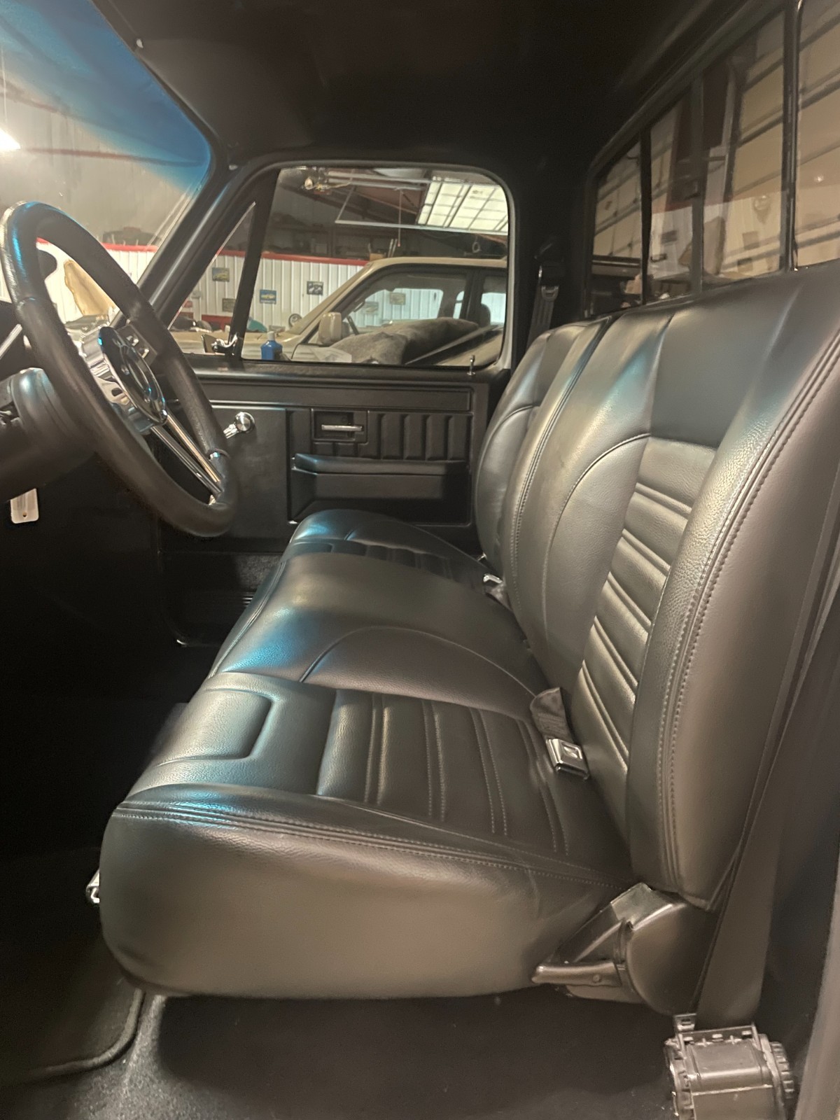 Chevrolet-C-10-1981-Standard-Cab-Pickup-9
