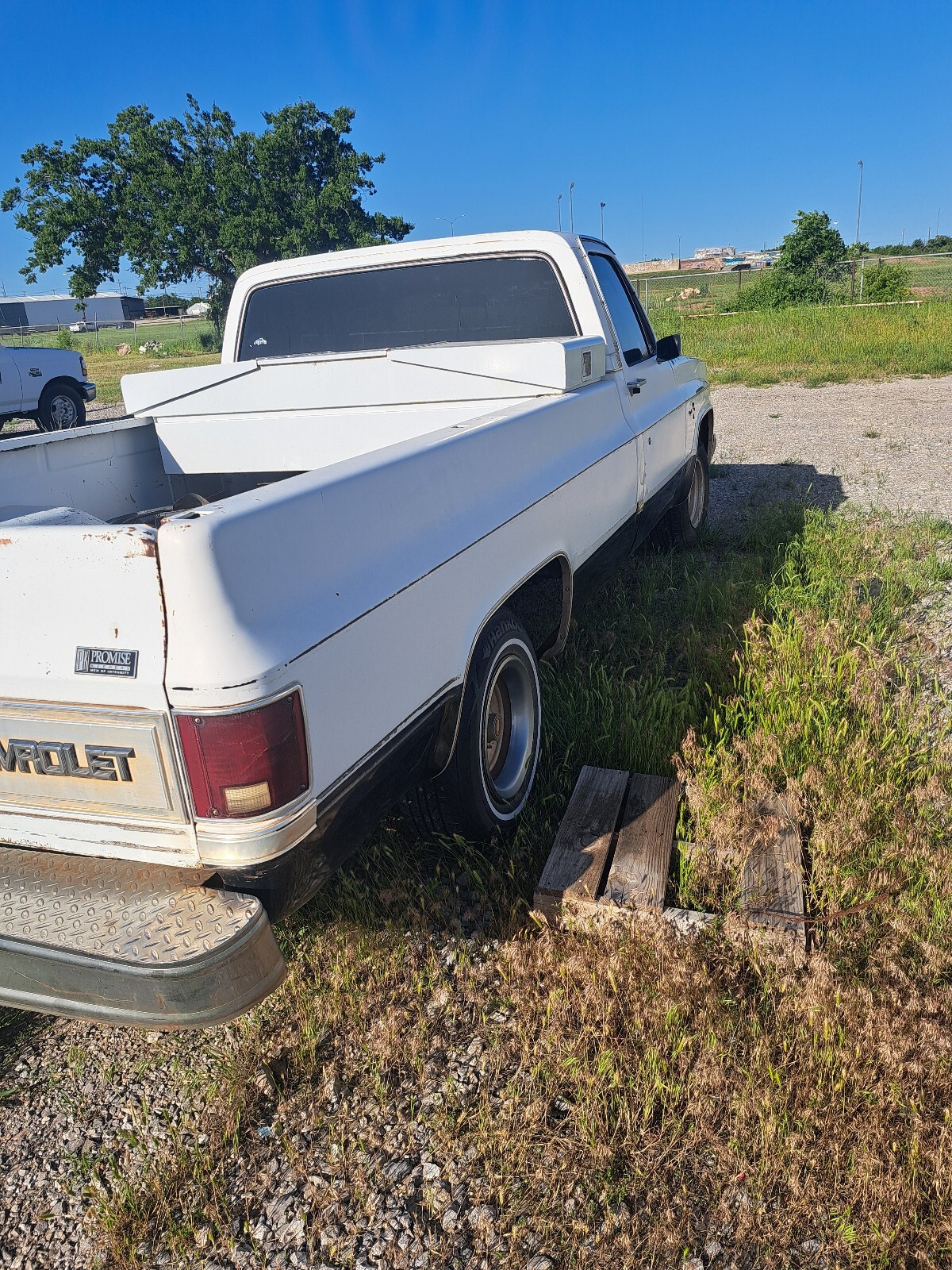 Chevrolet-C-10-1984-3