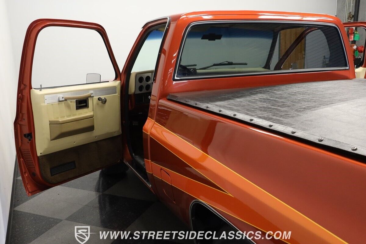Chevrolet-C-10-1985-Pickup-Truck-32