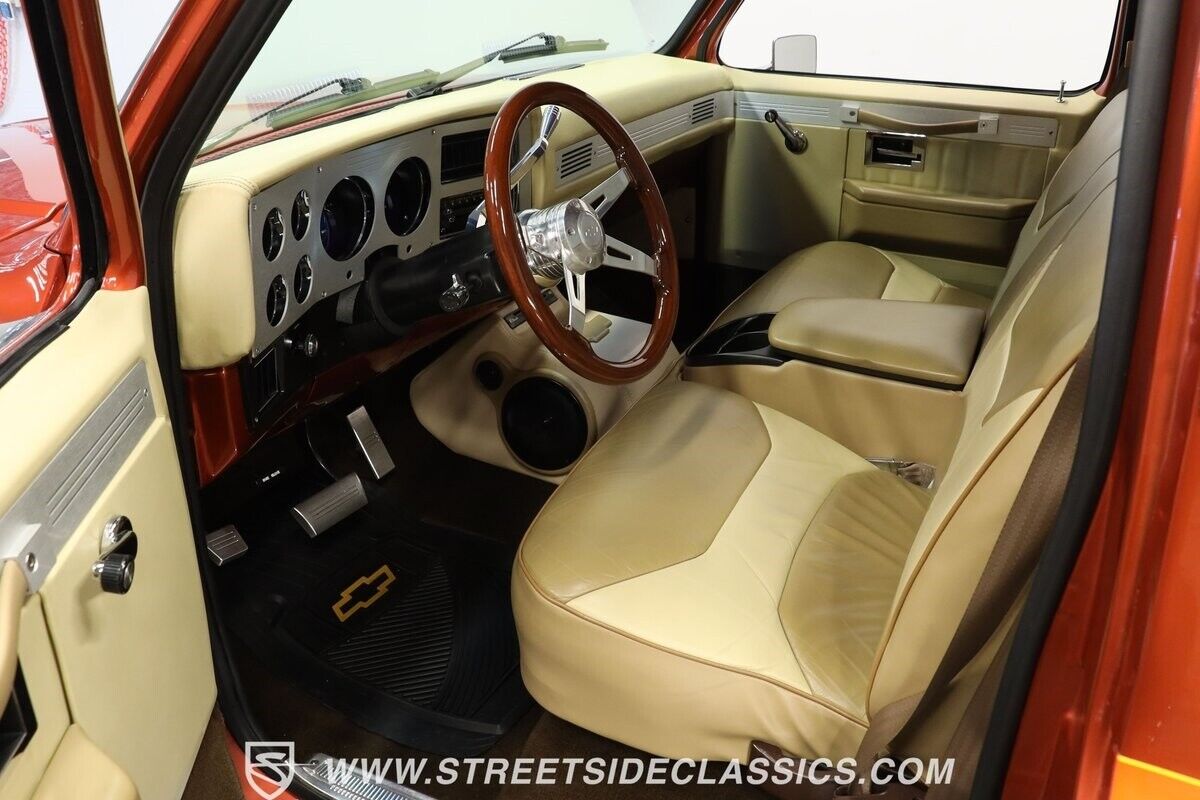 Chevrolet-C-10-1985-Pickup-Truck-4