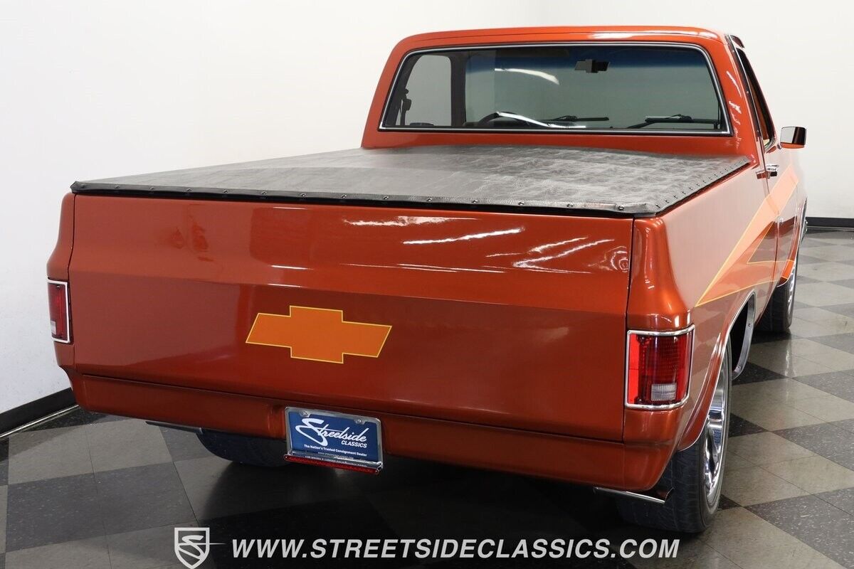 Chevrolet-C-10-1985-Pickup-Truck-9
