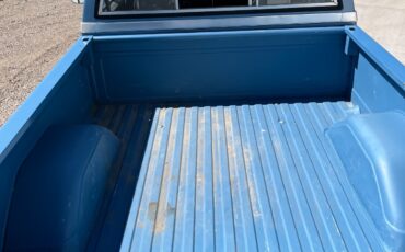 Chevrolet-C-10-1985-Standard-Cab-Pickup-13