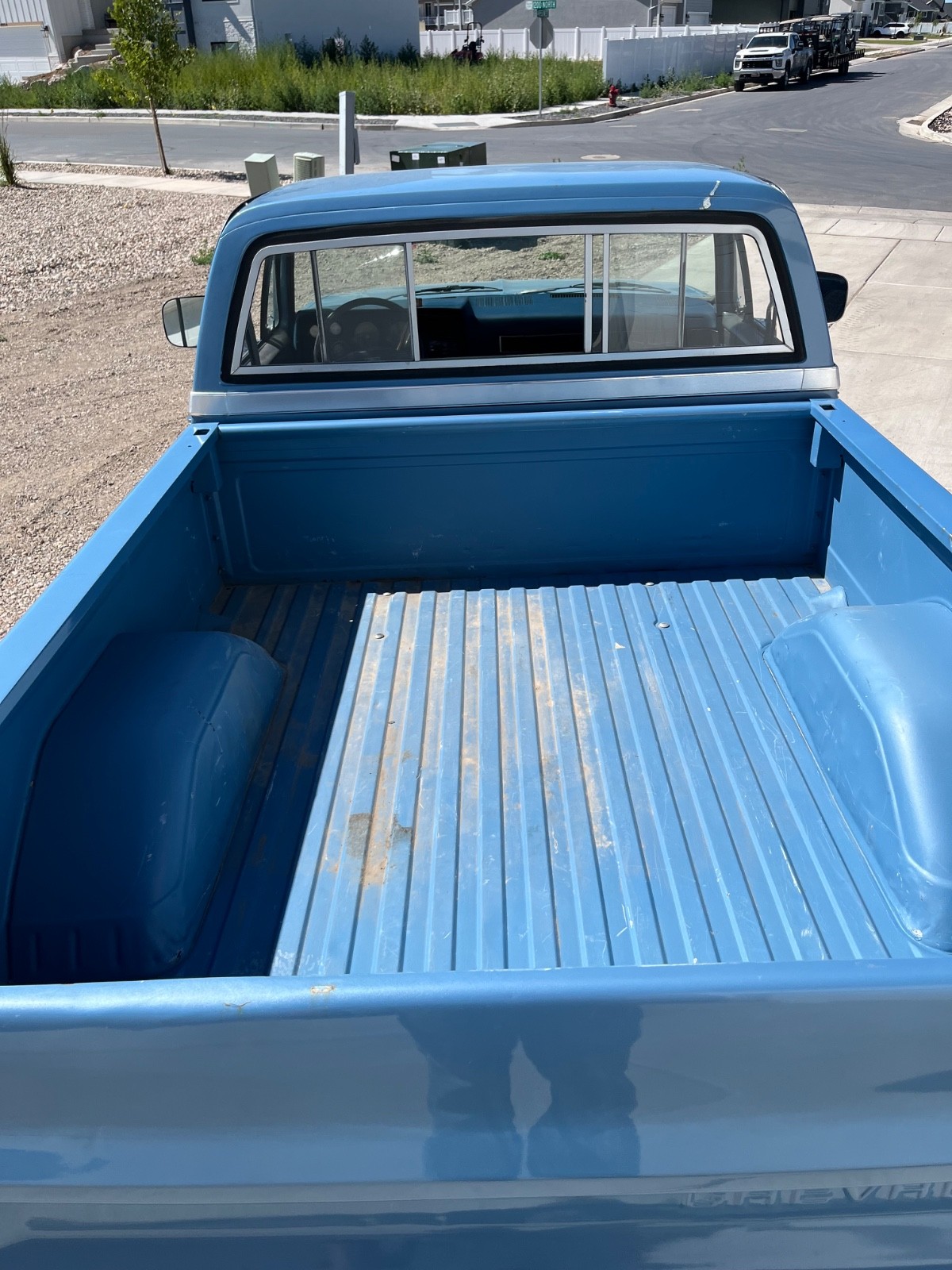Chevrolet-C-10-1985-Standard-Cab-Pickup-13