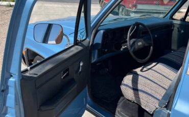 Chevrolet-C-10-1985-Standard-Cab-Pickup-15