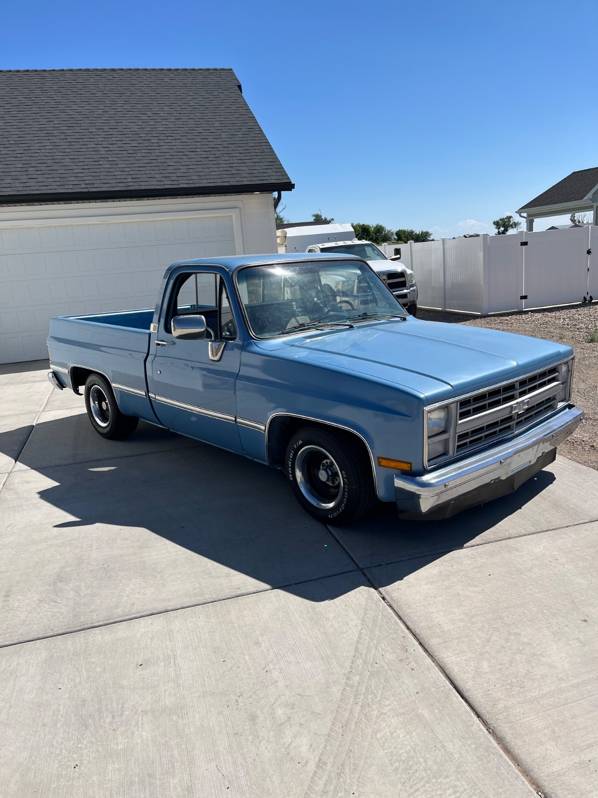 Chevrolet-C-10-1985-Standard-Cab-Pickup-4
