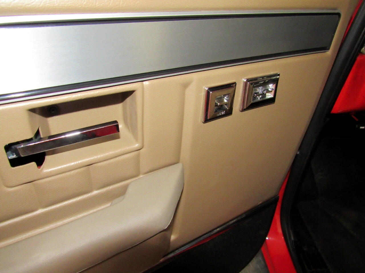 Chevrolet-C-10-1985-Truck-14