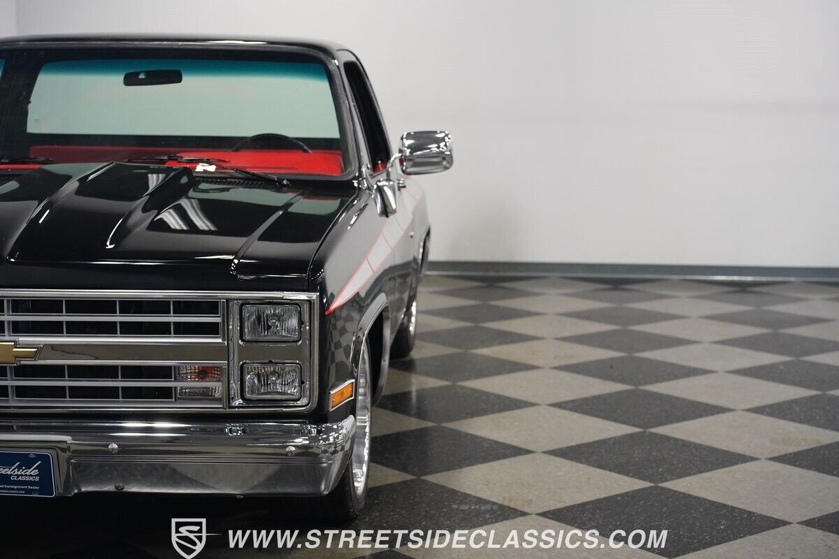 Chevrolet-C-10-1986-Pickup-Truck-23