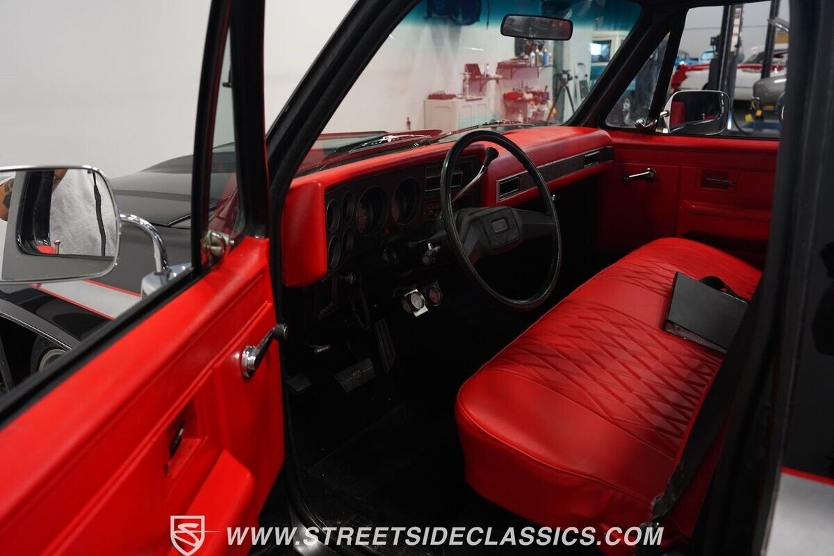 Chevrolet-C-10-1986-Pickup-Truck-4