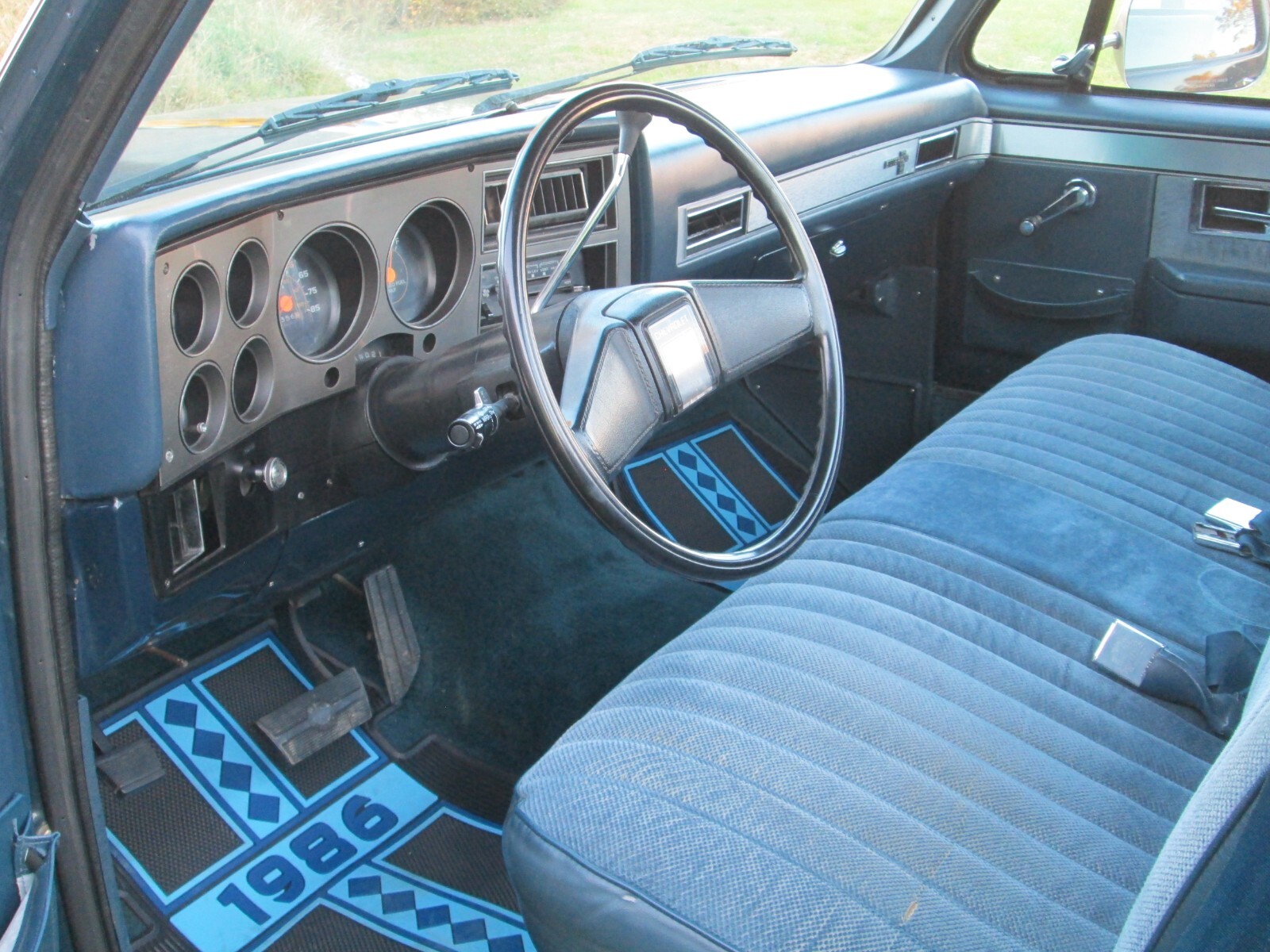 Chevrolet-C-10-1986-Standard-Cab-Pickup-14