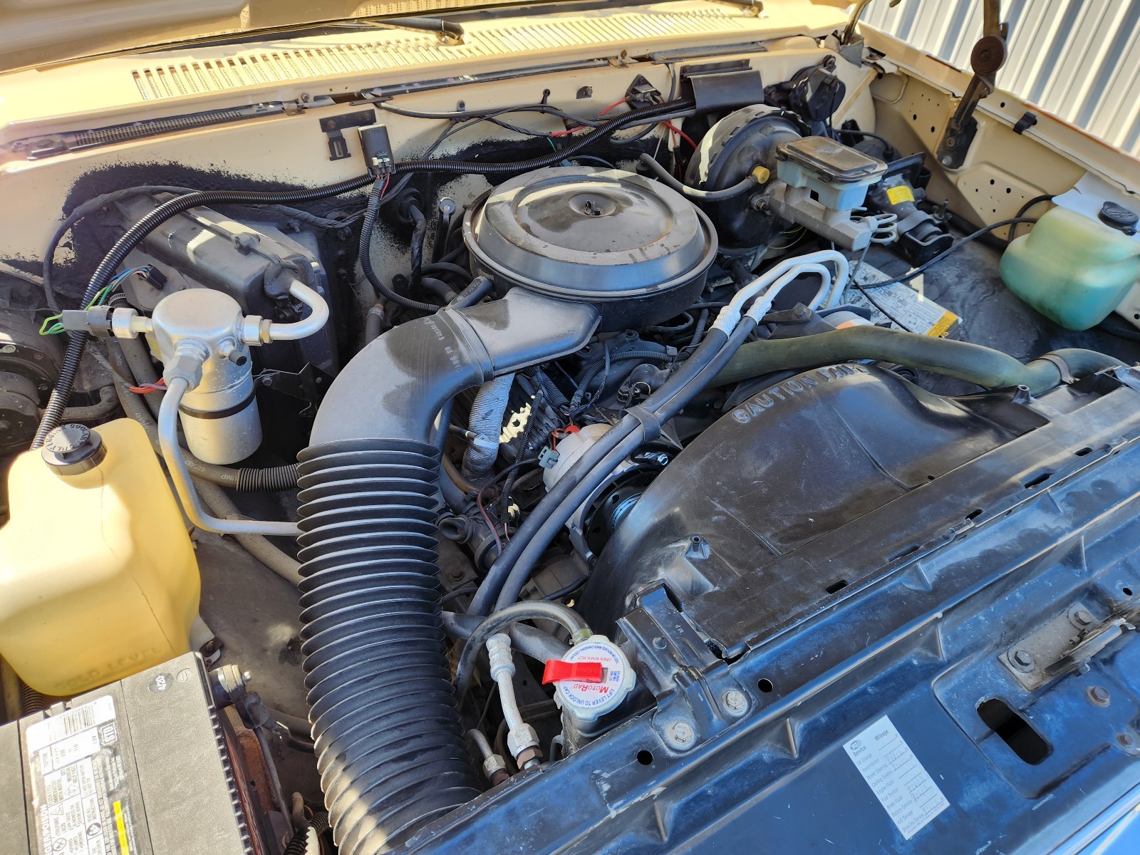 Chevrolet-C-10-1987-23