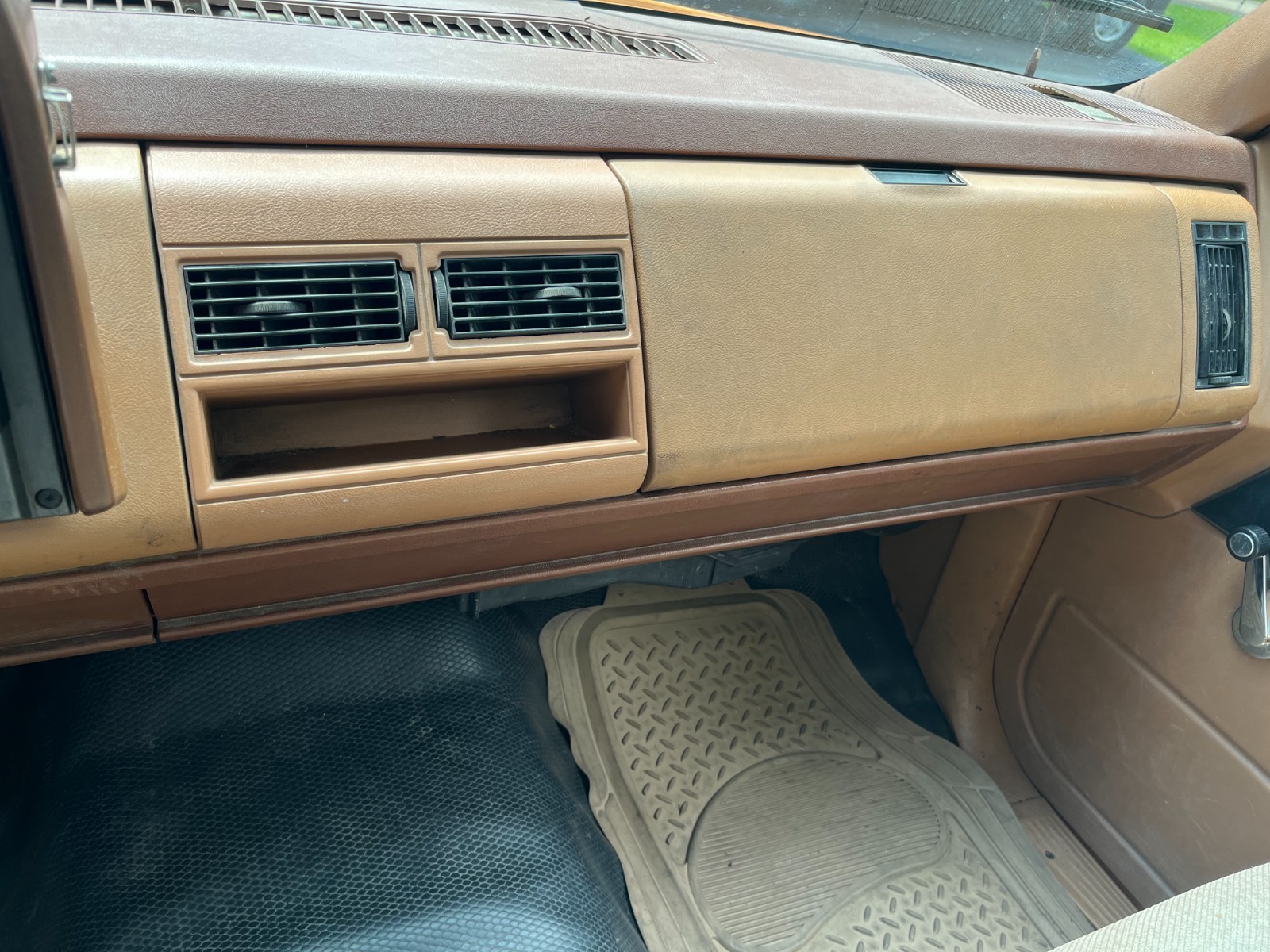 Chevrolet-C-10-1991-Standard-Cab-Pickup-18