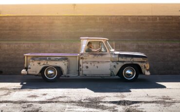 Chevrolet-C-20-1965-Crew-Cab-Pickup-1