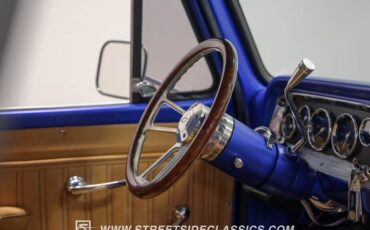 Chevrolet-C10-1966-Gravity-Blue-Pearl-Tan-26