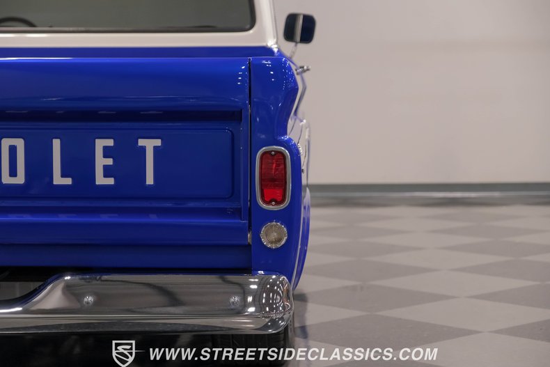 Chevrolet-C10-1966-Gravity-Blue-Pearl-Tan-33
