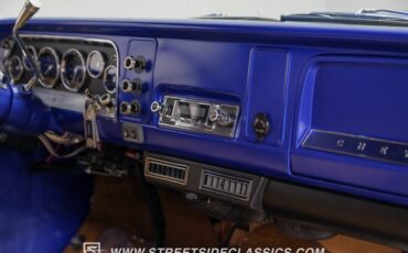 Chevrolet-C10-1966-Gravity-Blue-Pearl-Tan-34