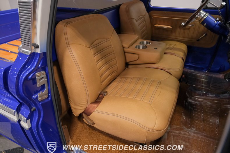 Chevrolet-C10-1966-Gravity-Blue-Pearl-Tan-36