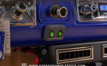 Chevrolet-C10-1966-Gravity-Blue-Pearl-Tan-40