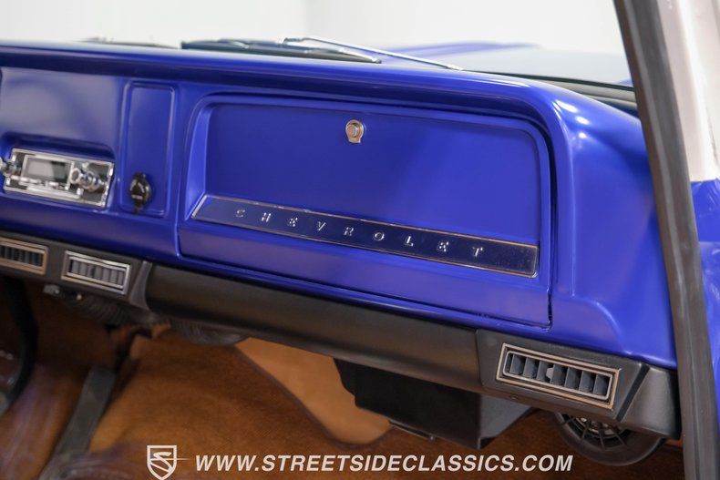 Chevrolet-C10-1966-Gravity-Blue-Pearl-Tan-49