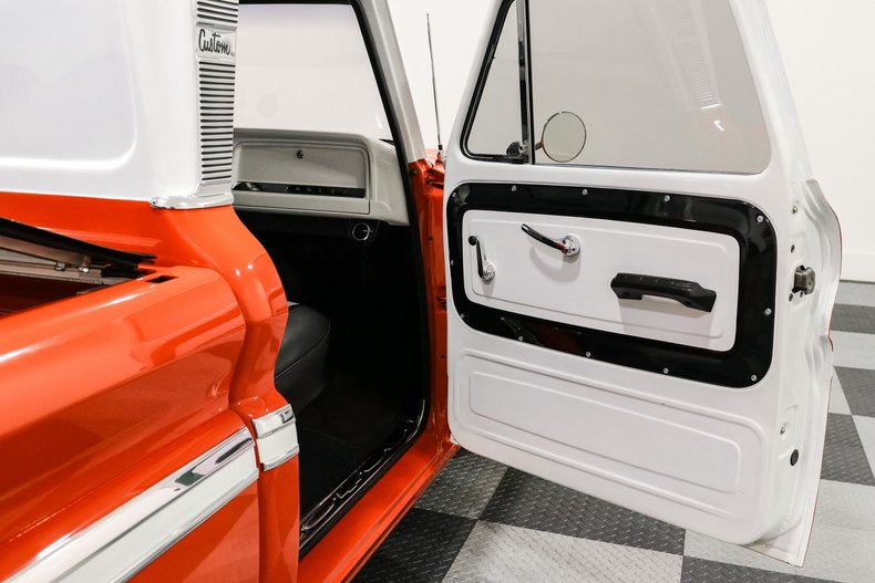 Chevrolet-C10-1966-Orange-Black-ampamp-White-Ho-2