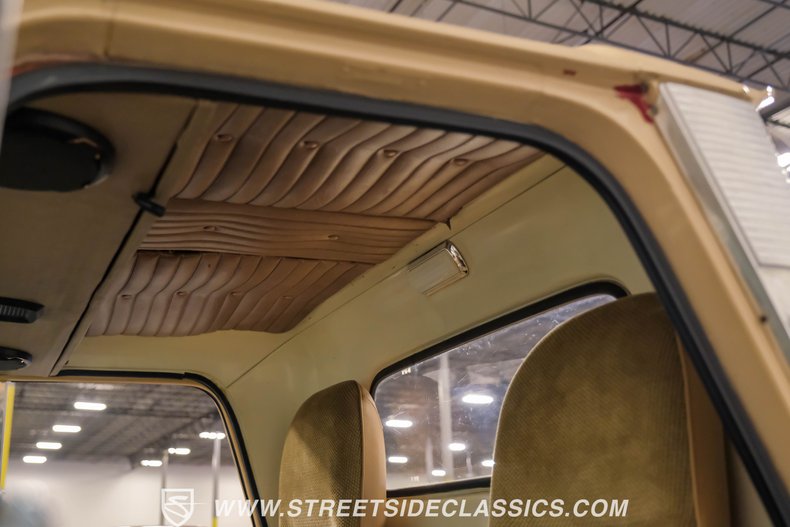 Chevrolet-C10-1966-Tan-Tan-40