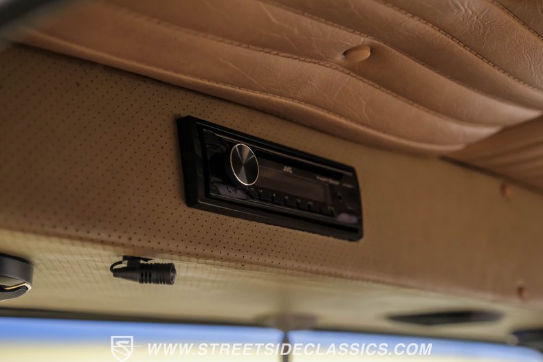 Chevrolet-C10-1966-Tan-Tan-42