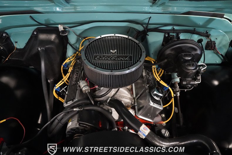 Chevrolet-C10-1967-Mint-Green-White-21