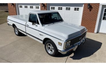 Chevrolet-C10-1972-Bright-White-Tan-Leather-1
