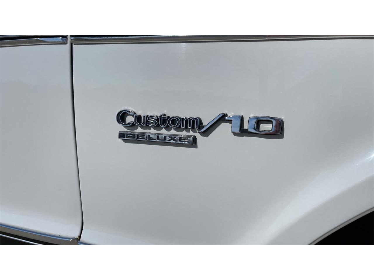 Chevrolet-C10-1972-Bright-White-Tan-Leather-12