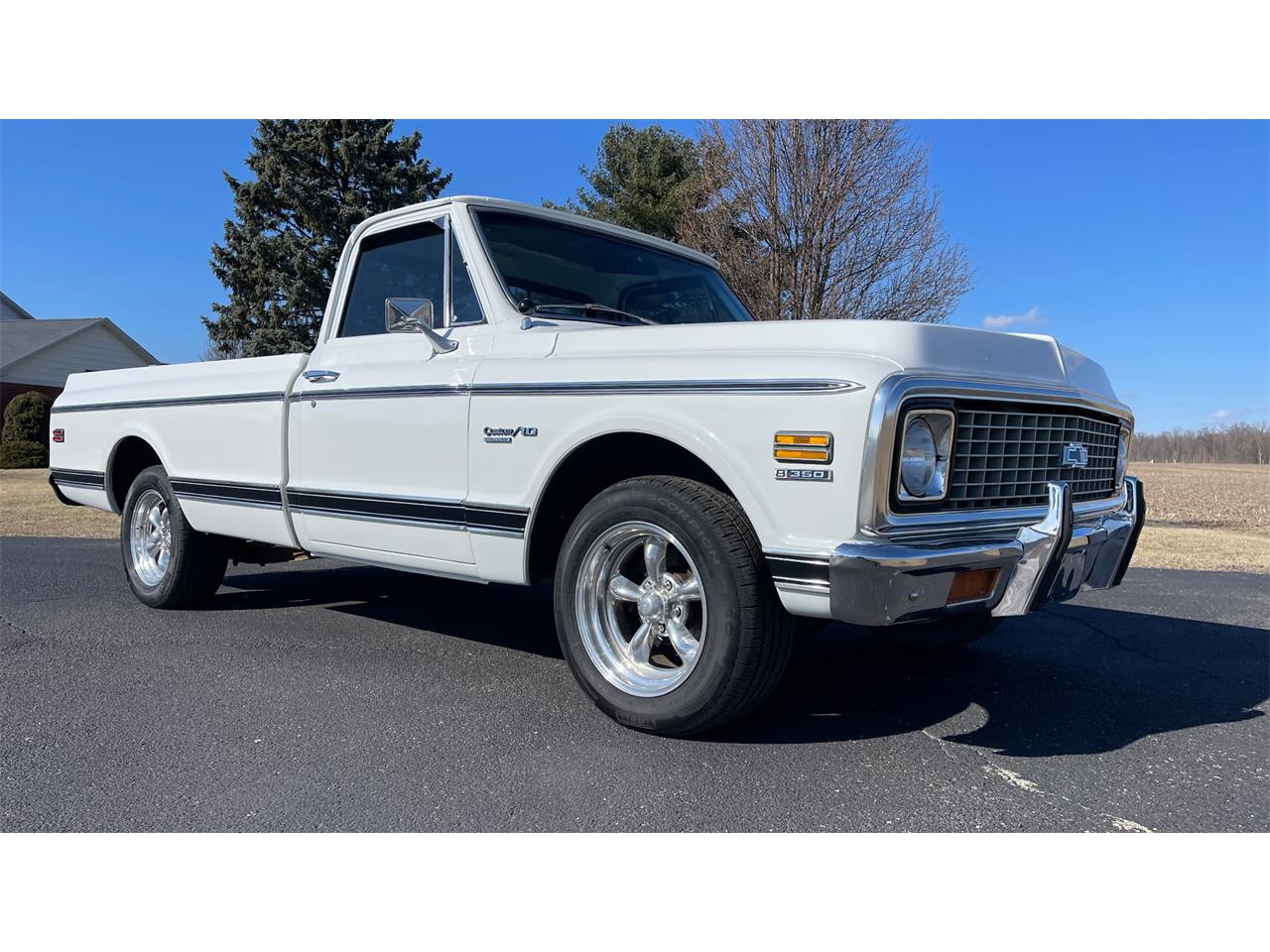 Chevrolet-C10-1972-Bright-White-Tan-Leather-2