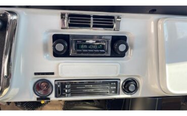Chevrolet-C10-1972-Bright-White-Tan-Leather-6