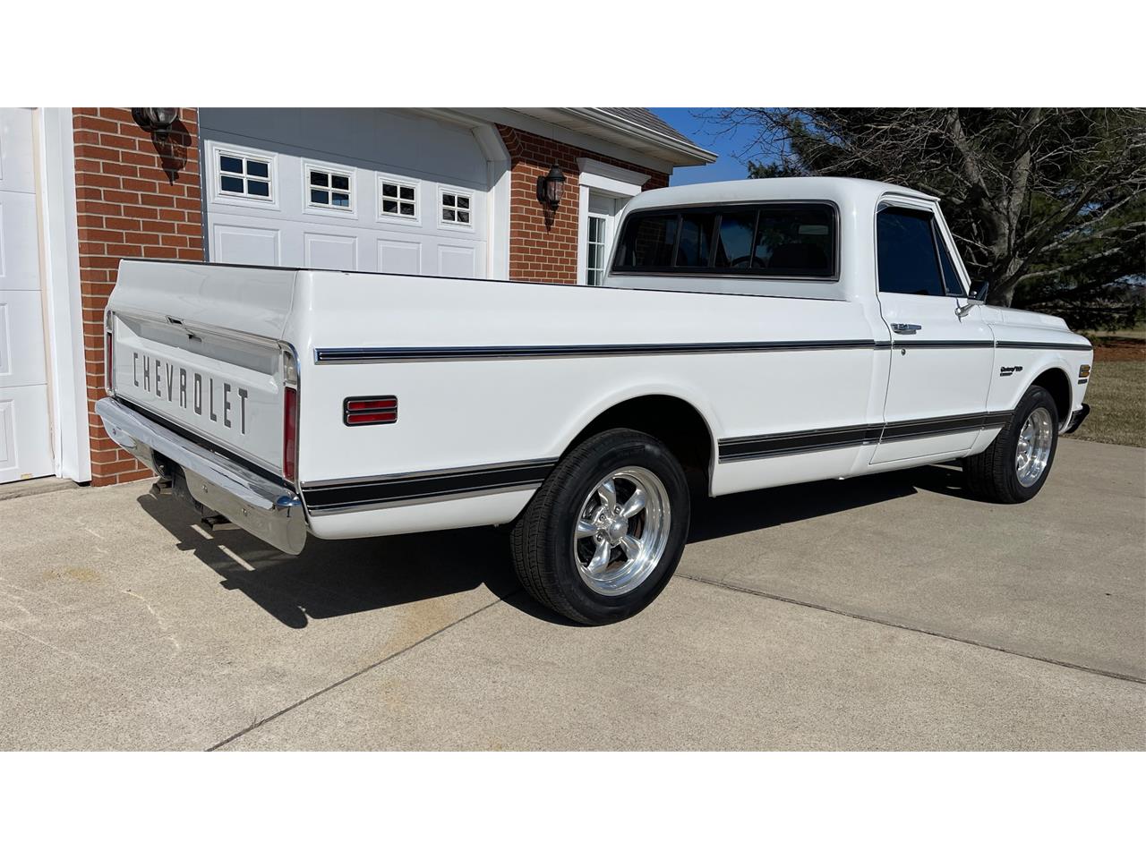 Chevrolet-C10-1972-Bright-White-Tan-Leather-9