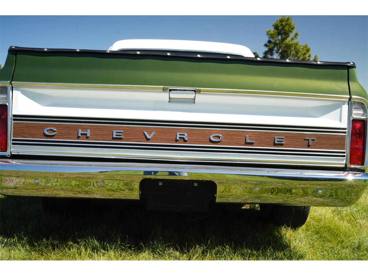 Chevrolet-C10-1972-Green-amp-White-Green-13