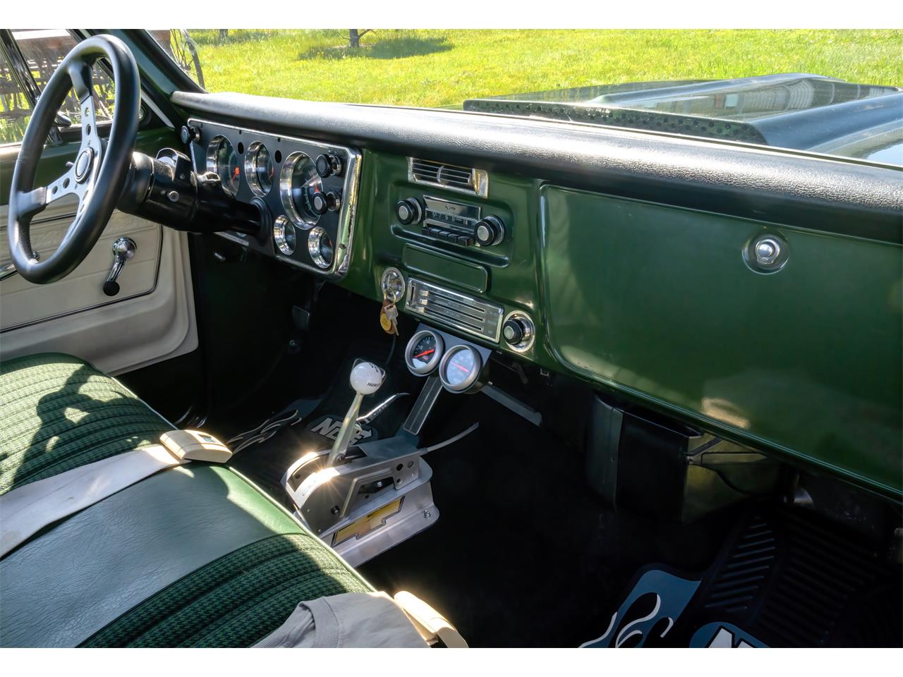 Chevrolet-C10-1972-Green-amp-White-Green-2