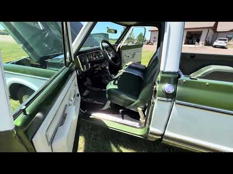Chevrolet-C10-1972-Green-amp-White-Green