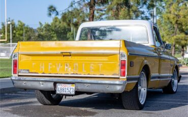 Chevrolet-C10-1972-White-and-Ochre-Black-and-gray-10